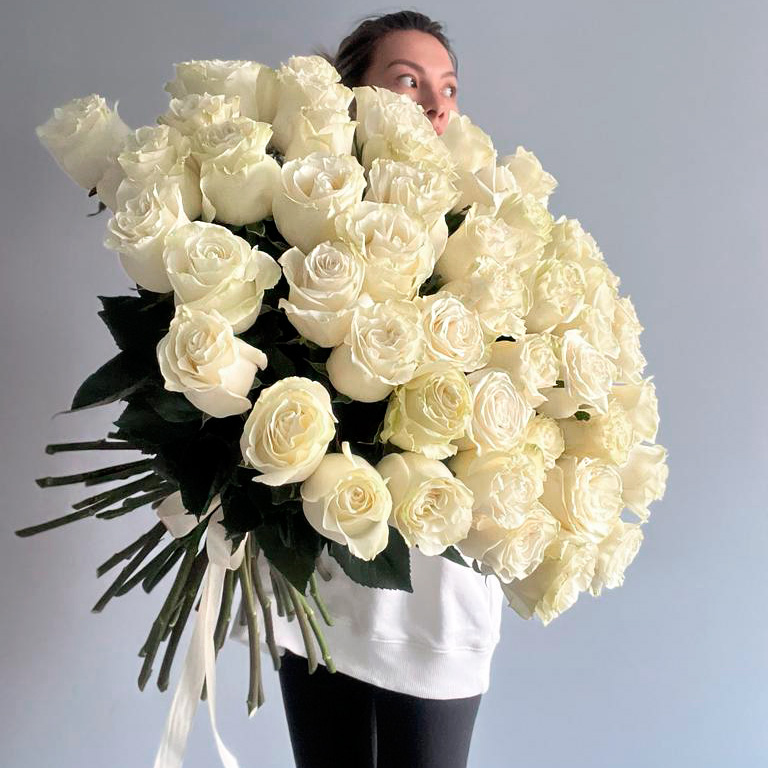 Букет из 51 белой розы