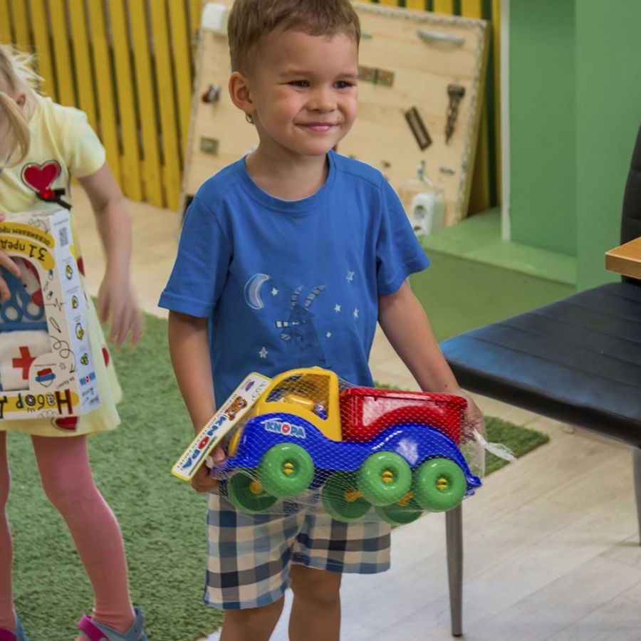 Машинка грузовик "Силач" 3 оси 33см КНОПА