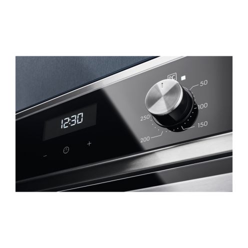 Духовой шкаф Electrolux EOF5C50BX
