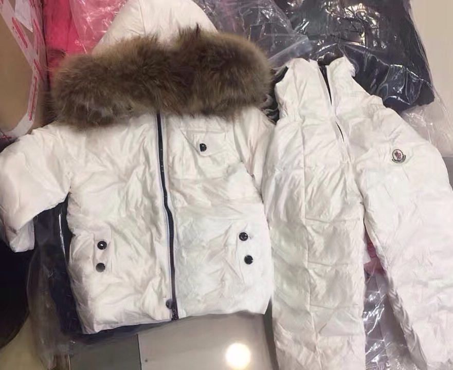 MONCLER ДЕТСКИЙ КОСТЮМ (МОНКЛЕР) БЕЛЫЙ МАТОВЫЙ