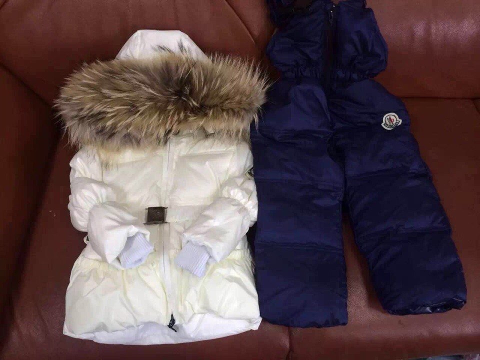 MONCLER ДЕТСКИЙ КОСТЮМ (МОНКЛЕР) БЕЛЫЙ С СИНИМ КОМБИНЕЗОНОМ