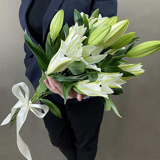 Букет из лилий