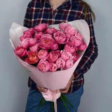 Яркие кустовые розы