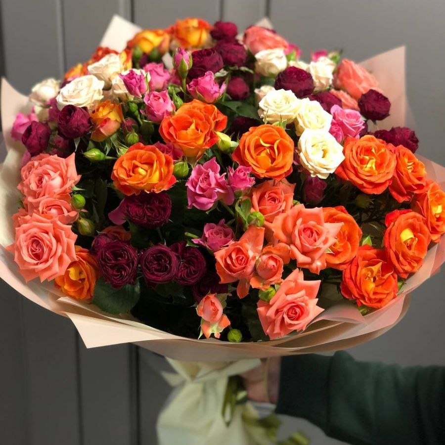 Букет из 13 кустовых роз микс
