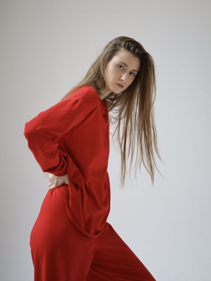 Кофта с длинным рукавом красная