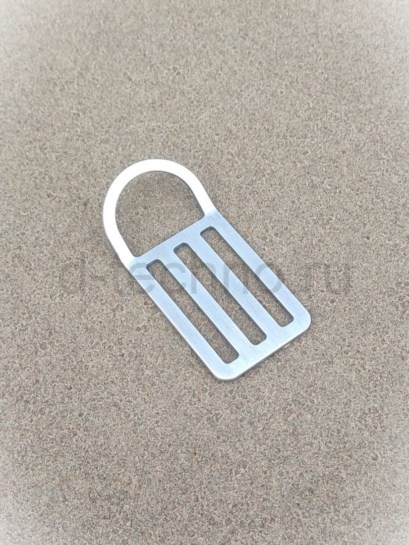 D-кольцо с тремя щелями