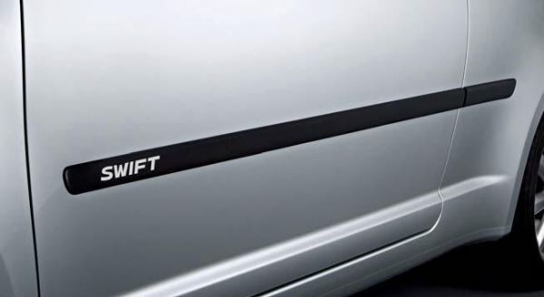 Молдинги дверей с надписью swift Suzuki Swift 2011- 990E068L69 Suzuki