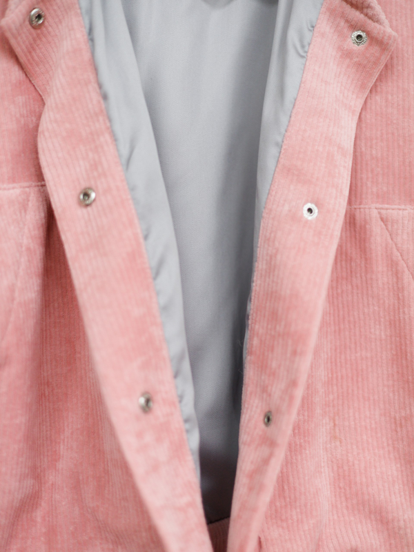 Бомбер из вельвета розовый