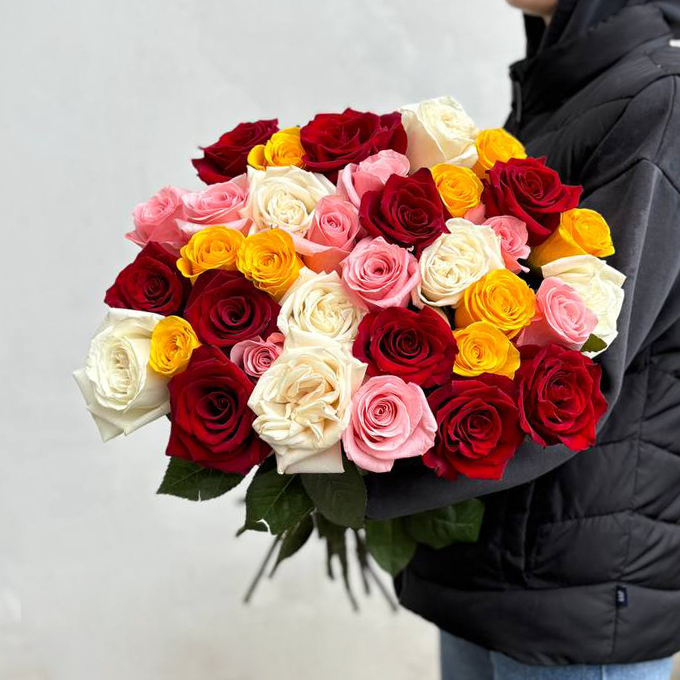 51 роза Эквадор. Белые, красные и розовые.